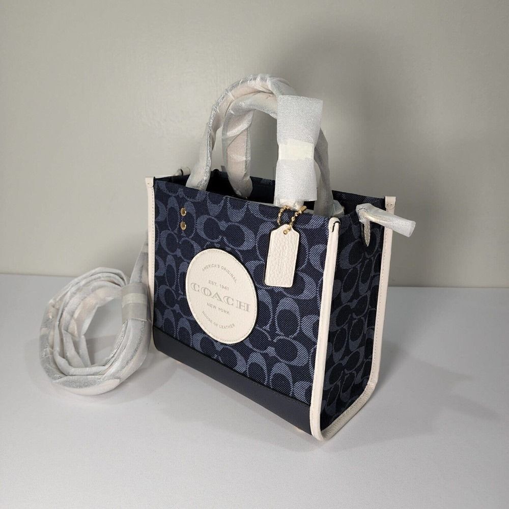 NWT Coach C8582 Dempsey Tote 22 In Signature Jacquard Denim Multi Coach Patch - Picture 2 of 7